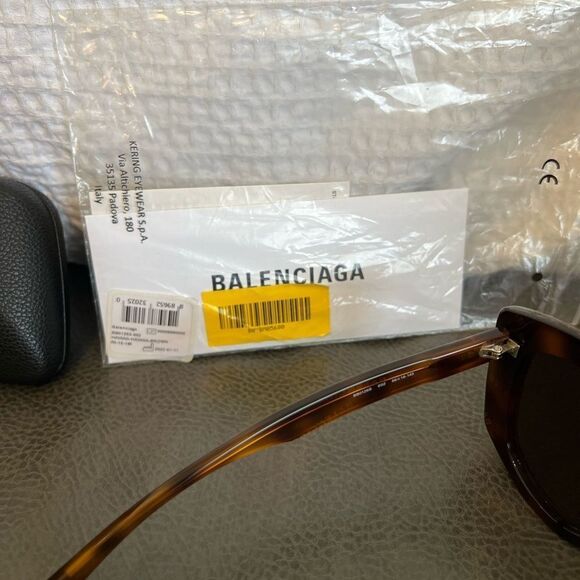 Balenciaga Havana Brown Sunglasses Like New Condition - Picture 10 of 10